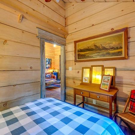 Enchanting Creekside Cabin Near Kings Canyon Park! Badger Екстериор снимка