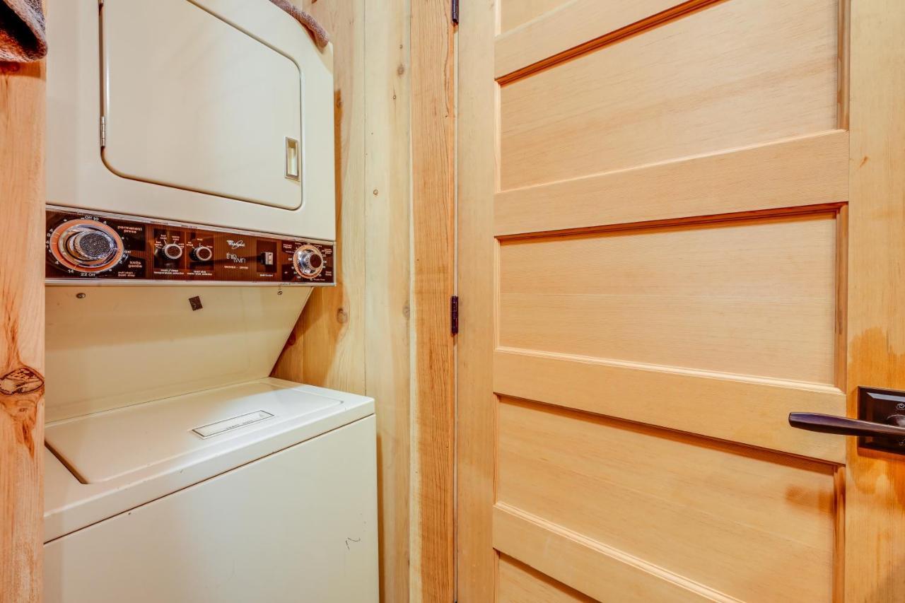Enchanting Creekside Cabin Near Kings Canyon Park! Badger Екстериор снимка
