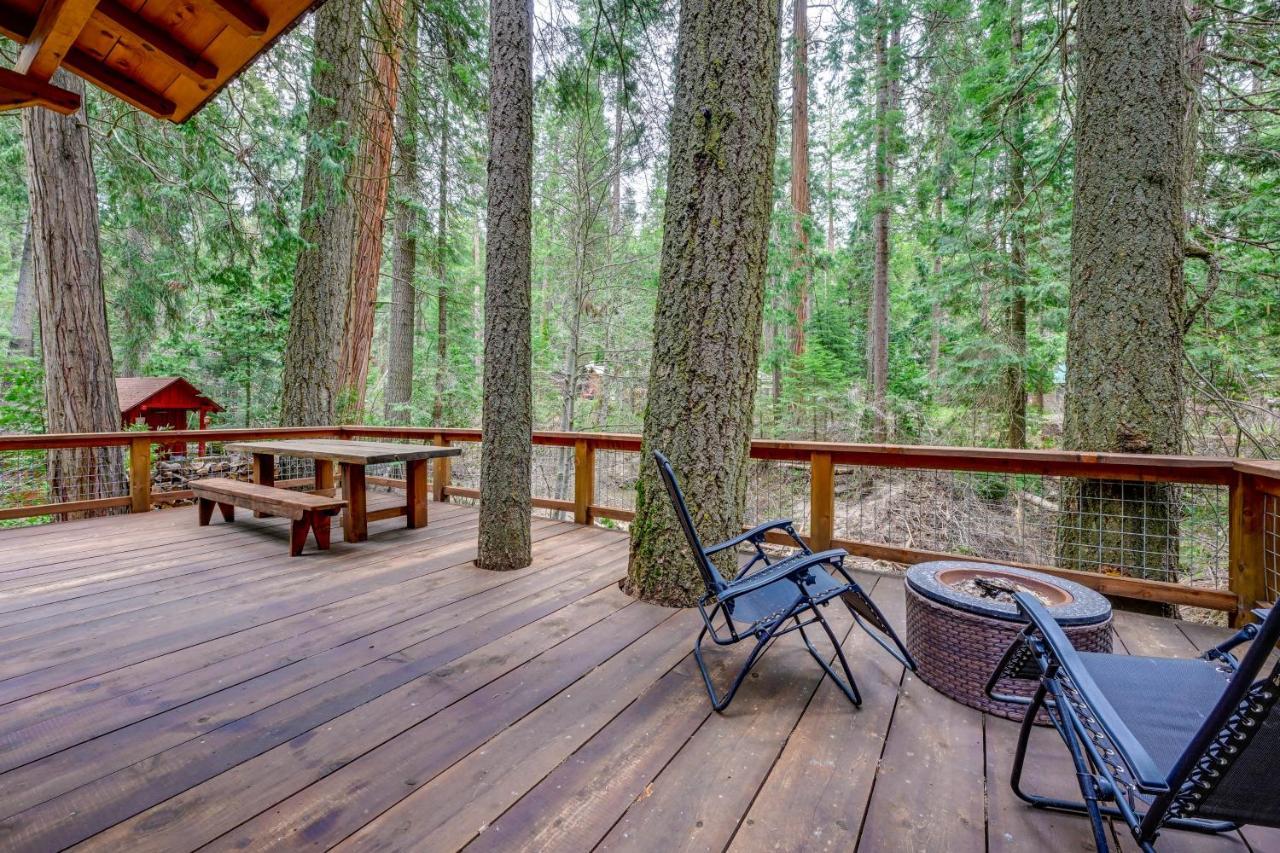 Enchanting Creekside Cabin Near Kings Canyon Park! Badger Екстериор снимка