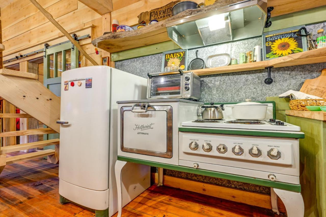 Enchanting Creekside Cabin Near Kings Canyon Park! Badger Екстериор снимка