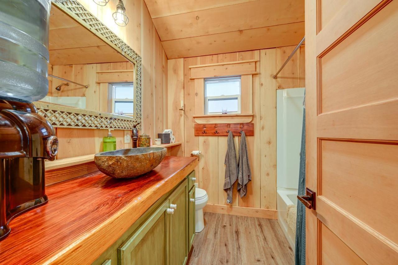 Enchanting Creekside Cabin Near Kings Canyon Park! Badger Екстериор снимка