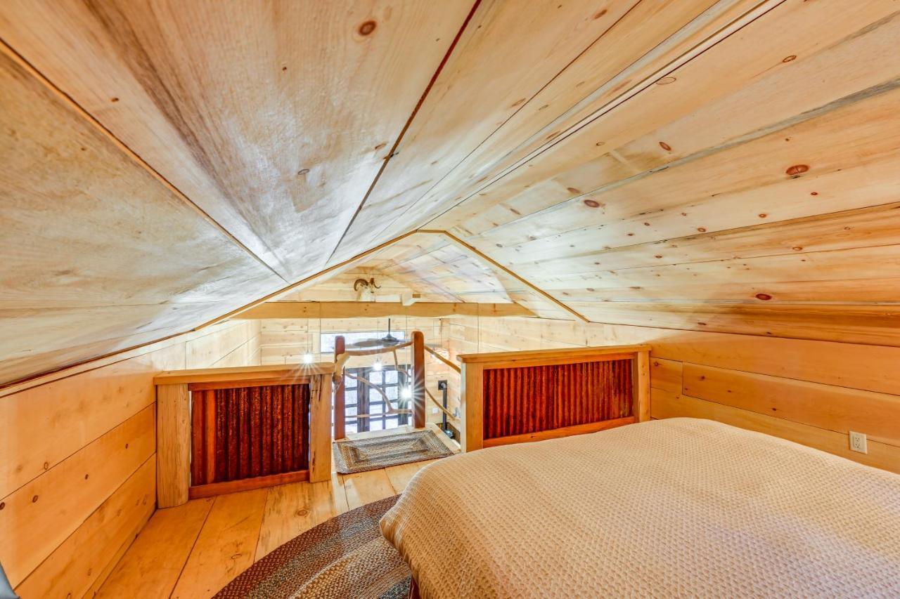 Enchanting Creekside Cabin Near Kings Canyon Park! Badger Екстериор снимка