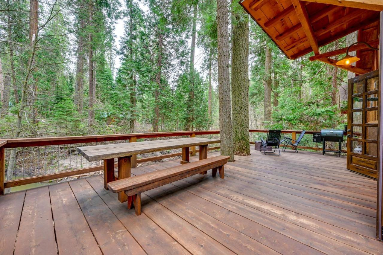 Enchanting Creekside Cabin Near Kings Canyon Park! Badger Екстериор снимка